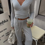 Conjunto de Duas Peças Manga Flare e Calça Solta