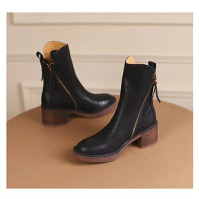 Bota Feminina em Couro Italiano Com Zíper Salto Grosso Palerma™ - Inverno 2025