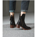 Bota Feminina em Couro Italiano Com Zíper Salto Grosso Palerma™ - Inverno 2025